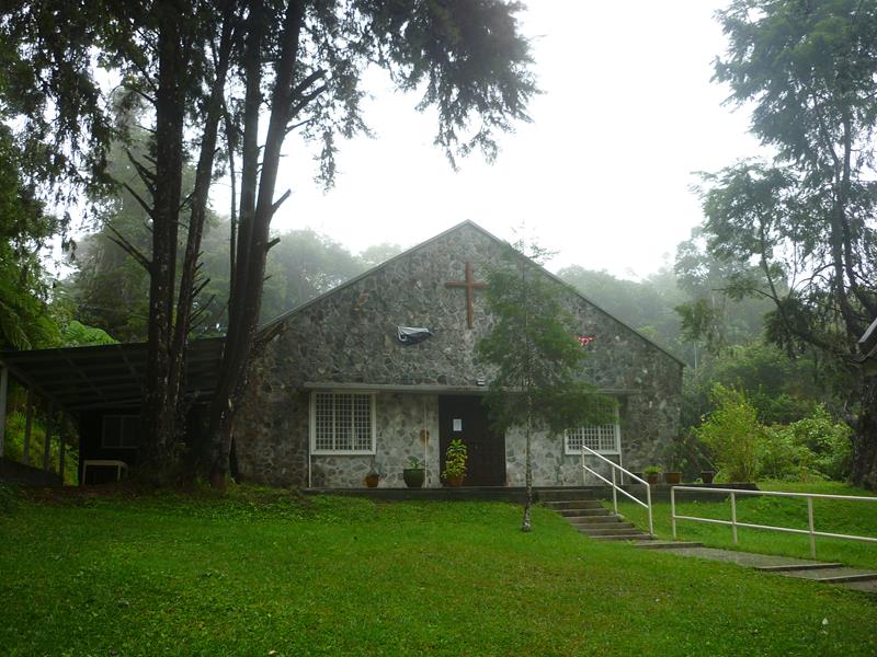 The church that we'd all pile into on Sundays - basically a souped-up nisssan hut!